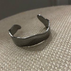 GREAT CONDITION silver plain band bracelet